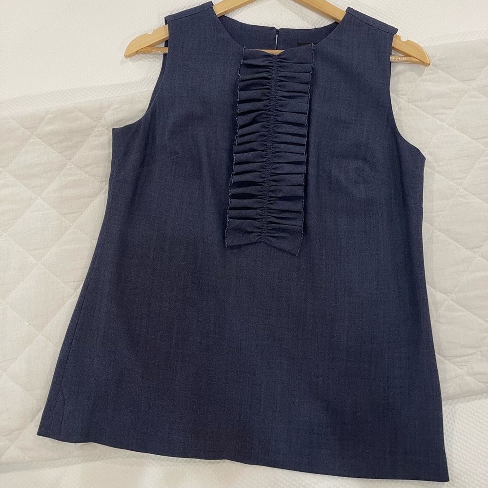 Excellent condition! Banana Republic Tuxedo Blouse
